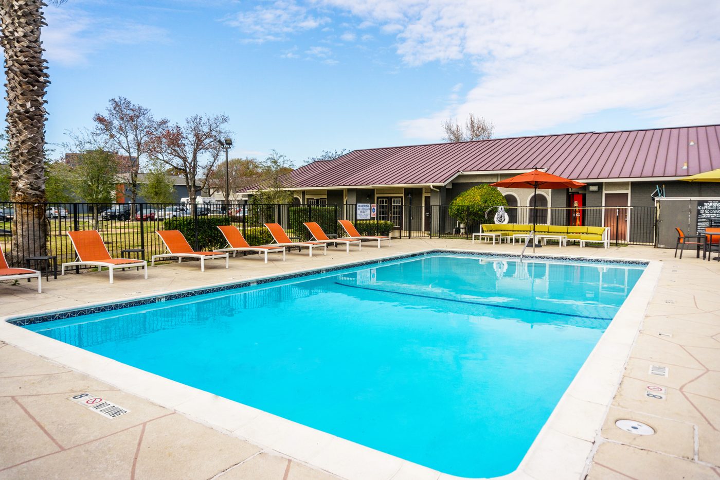 576-Unit Multifamily Project Sold, Market briefs