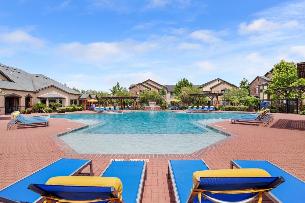 Westheimer Bought by Memphis Investors: 660 Units on