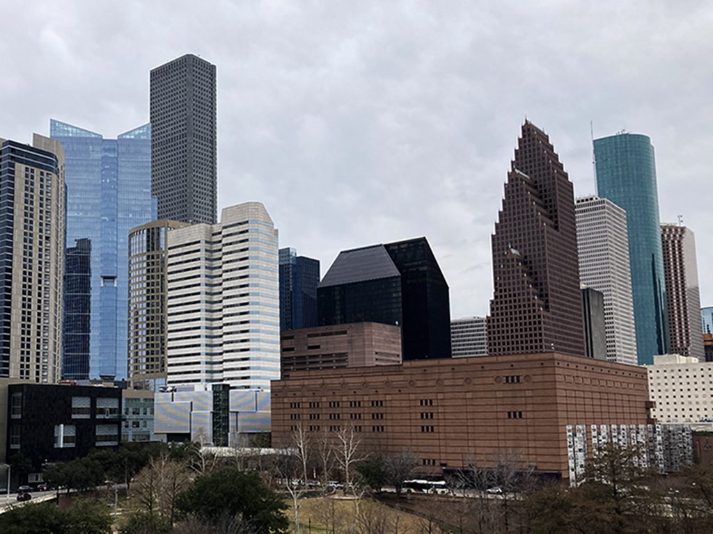Apple to Open Plant in Houston and Hire Thousands