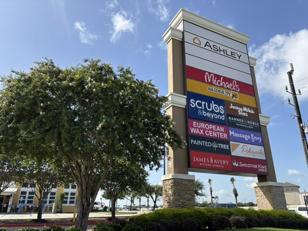 Boutiques Marketplace Closes Up Shop