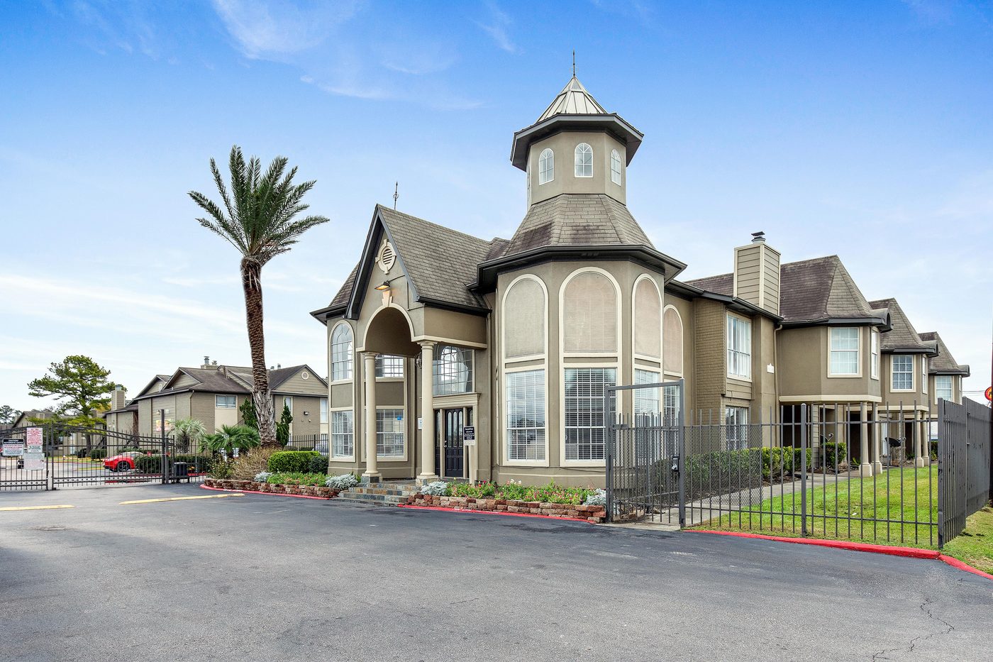 Brookeast Capital Buys Apartments