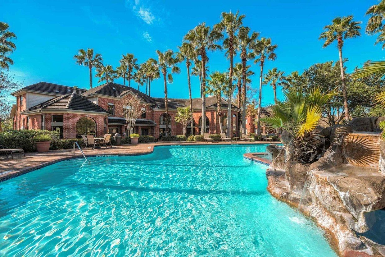 California Firm Buys Community in Houston