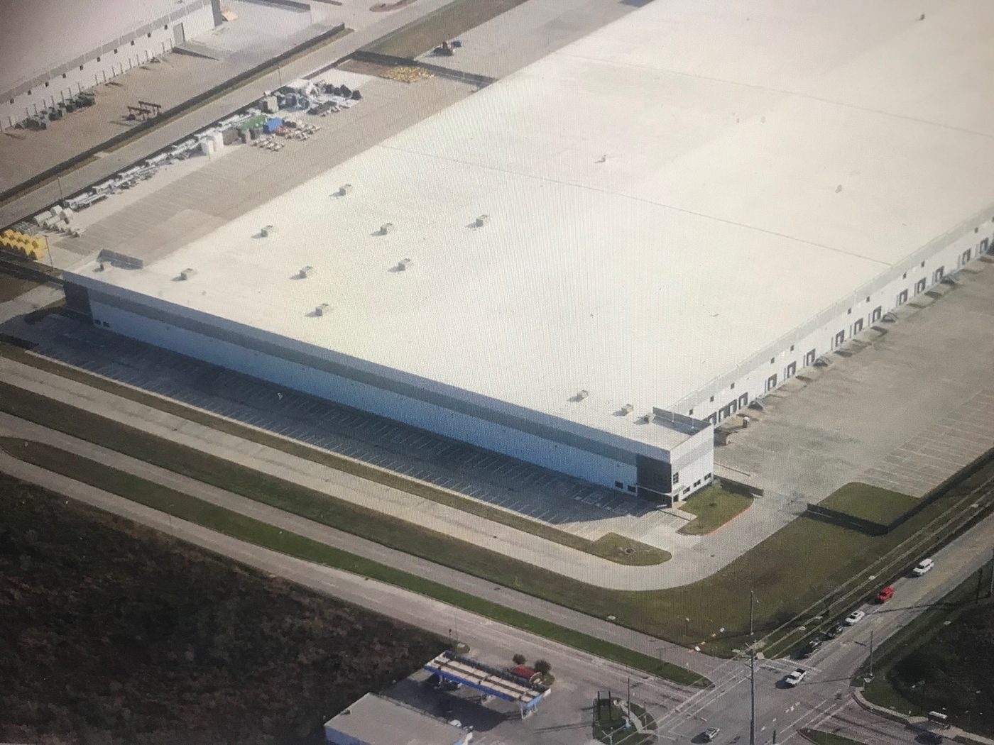 CapRock Buys 500,000-SF Warehouse