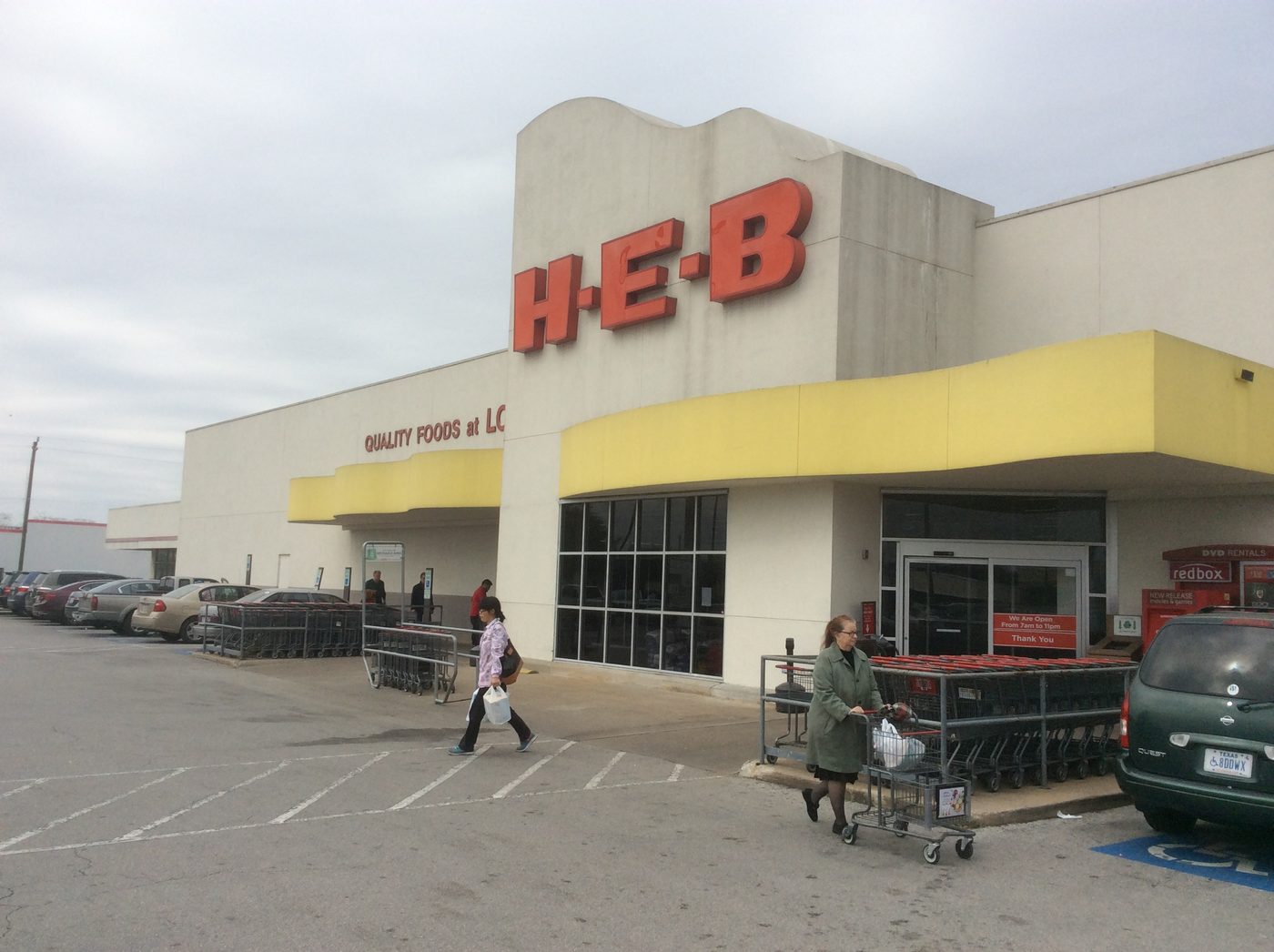 Houston Area Starts in Bellaire: H-E-B’s First Two-Story Grocery