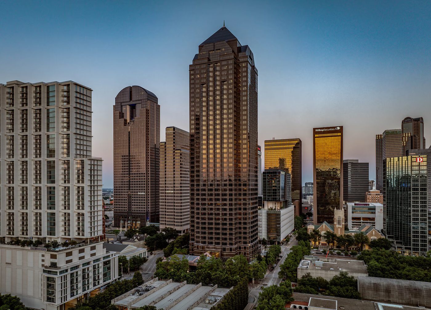 Dallas Tower Secures $406M Loan