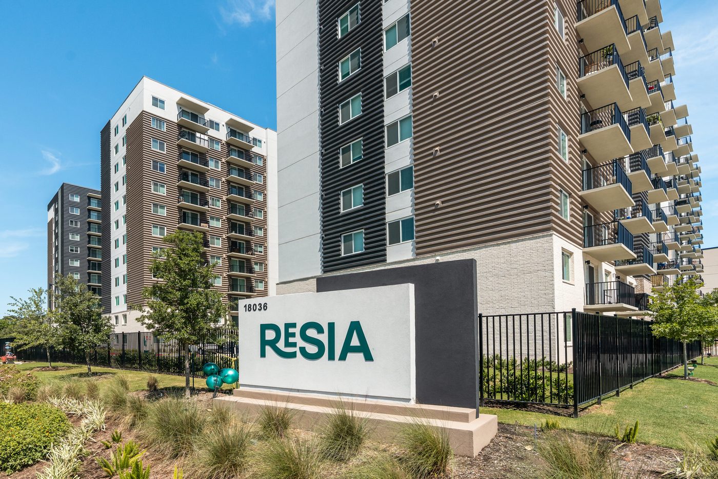 Energy Corridor Apartment Towers Sold in 900 Unit Deal