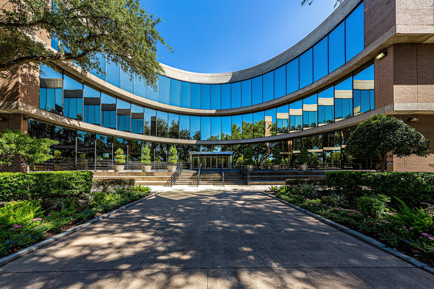 Ezee Fiber Leases Office Space