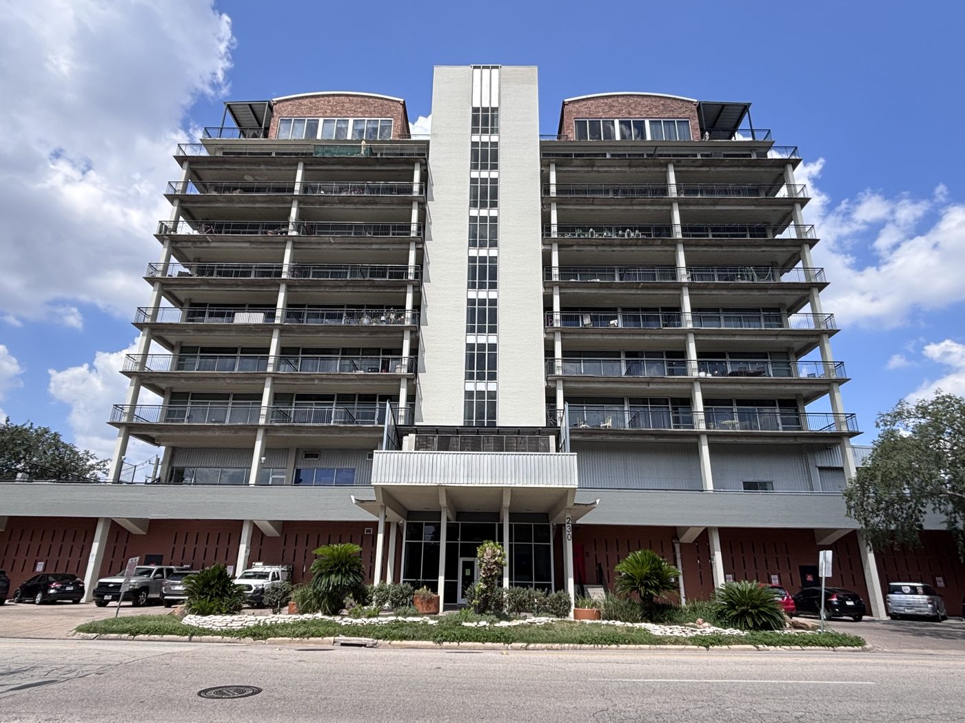 Fat Property Buys Midtown Multifamily