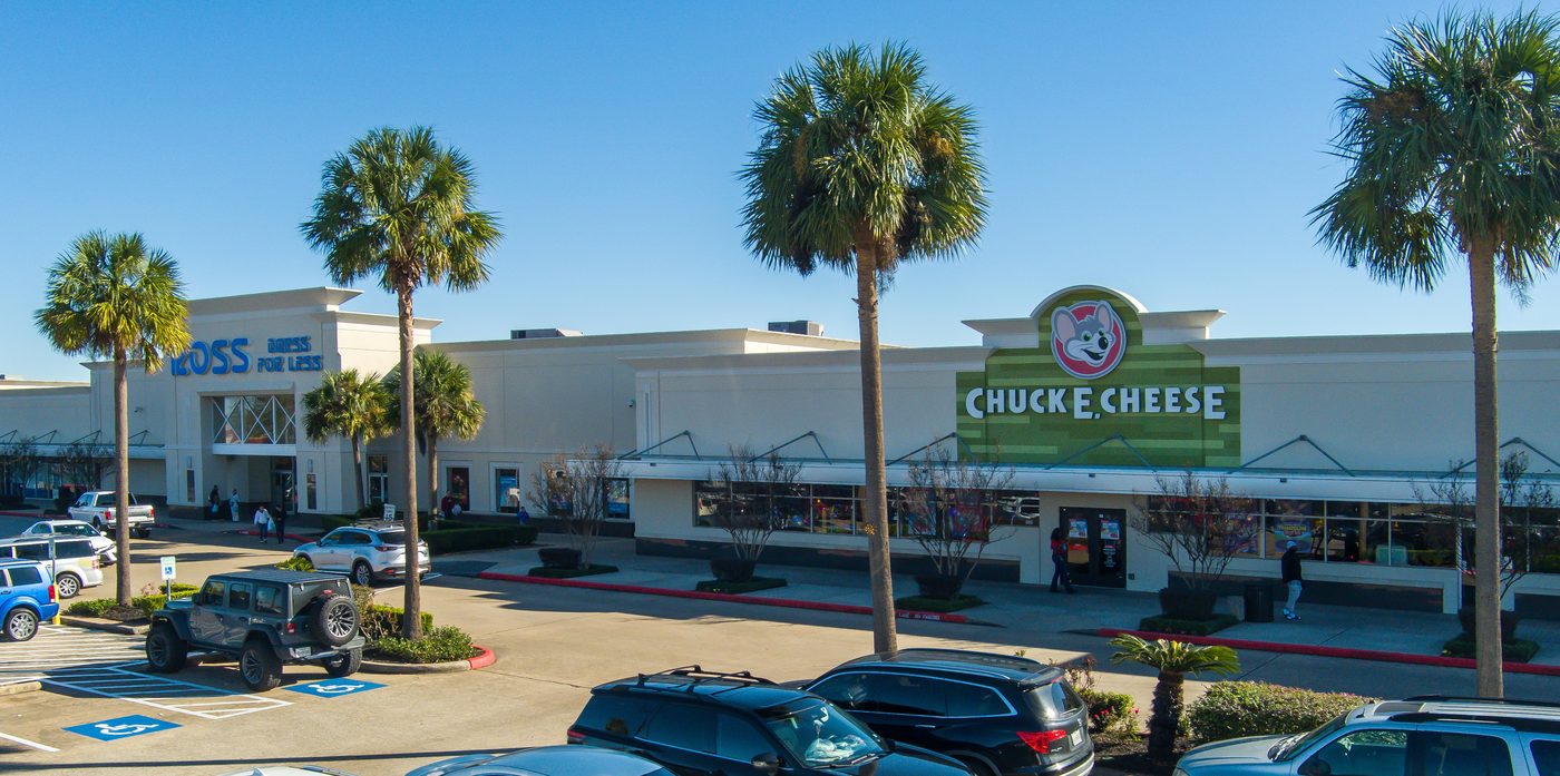Fidelis Buys Houston Shopping Center
