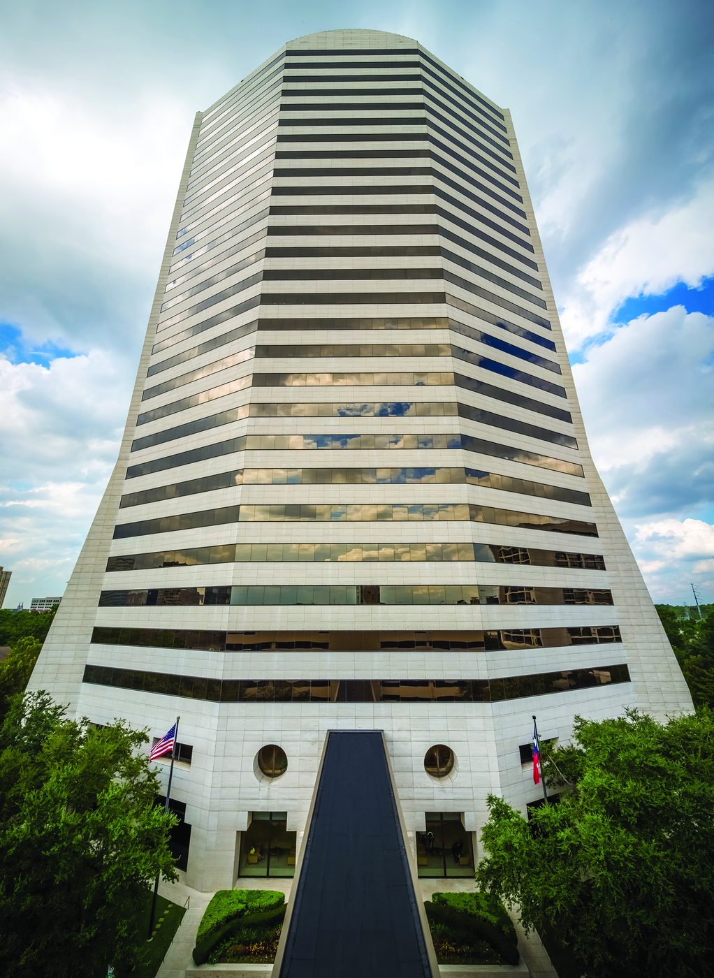 Reports Leasing Flurry: Five Post Oak Park
