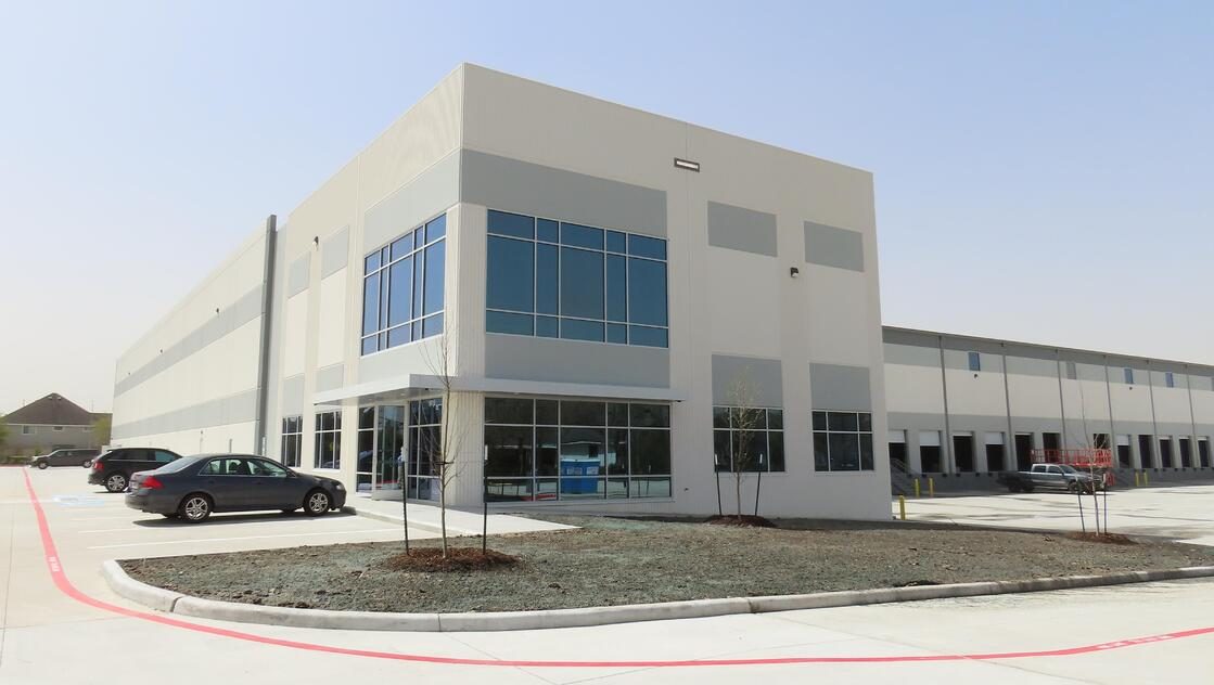 Food Distributor Leases Space