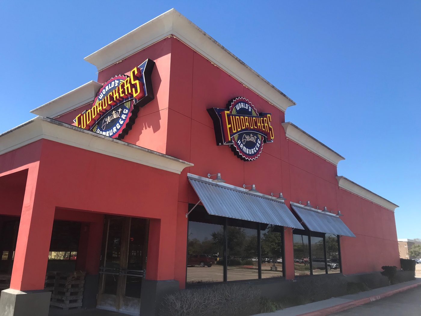 Fuddruckers Opening Ten Locations