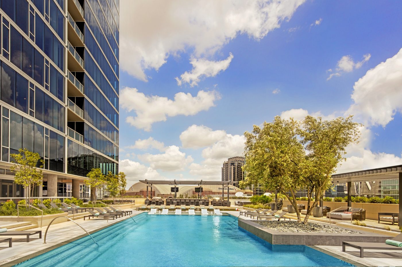 Hines Opens 40-Story Tower