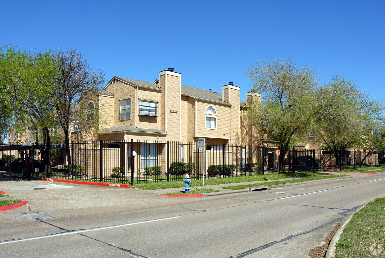 Investor Buys Five Apartment Complexes