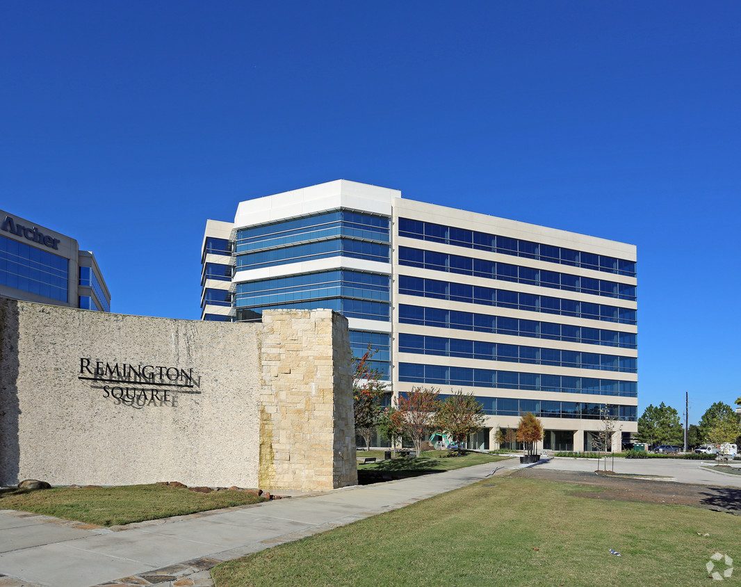 Houston Office Space for Expansion of HQ: Oilfield Services Company Leases