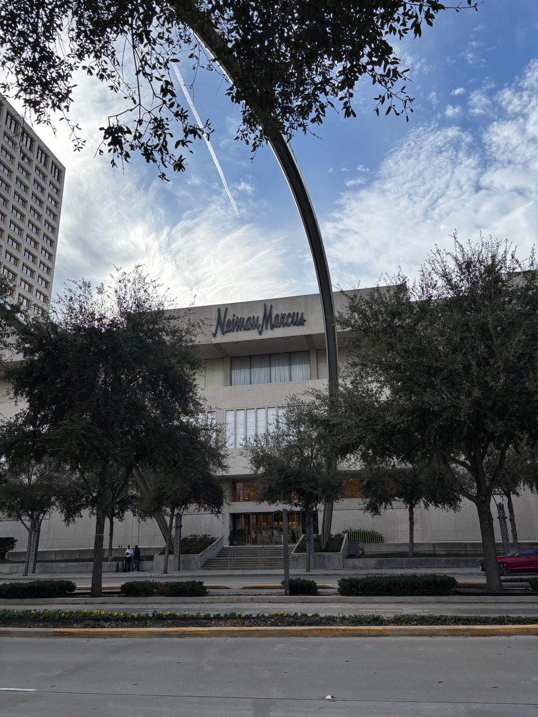 Parent of Saks and Neiman Marcus File Chapter 11