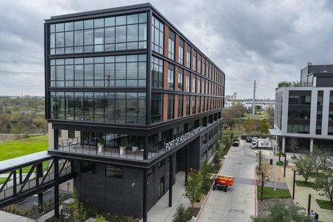 Port Houston Moves HQ into East River