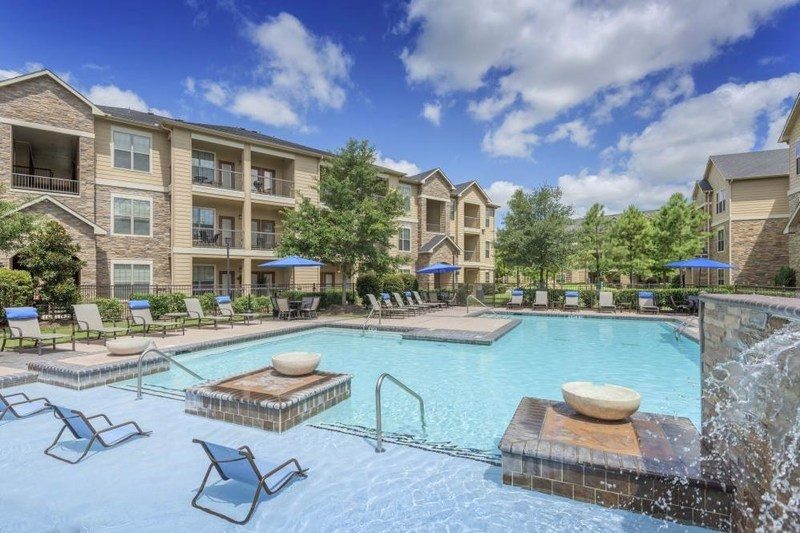 Praedium Group Buys Houston Multifamily Complex, Market briefs