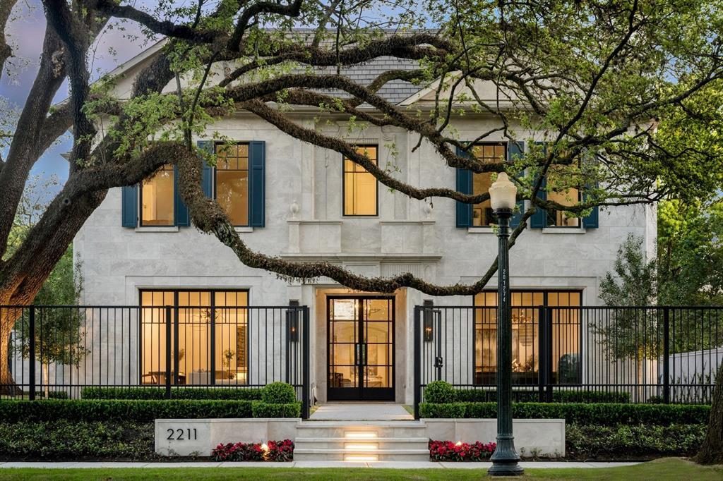 River Oaks: Ev Konut Proje’s Swankienda Spotlight: A $6 Million Spec Mansion on Inwood Drive