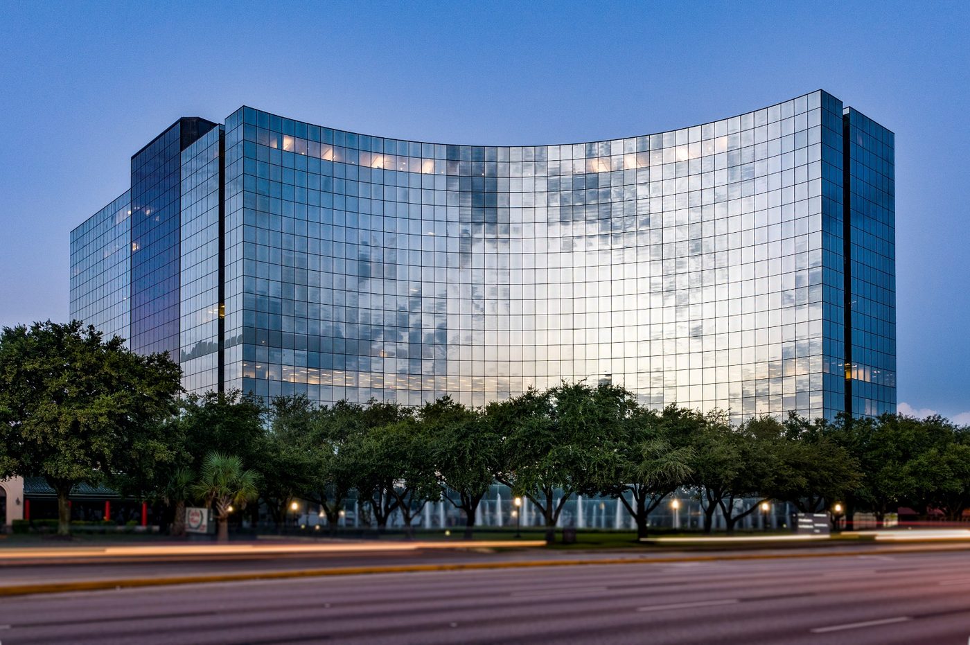 Regus Renews Houston Commitment