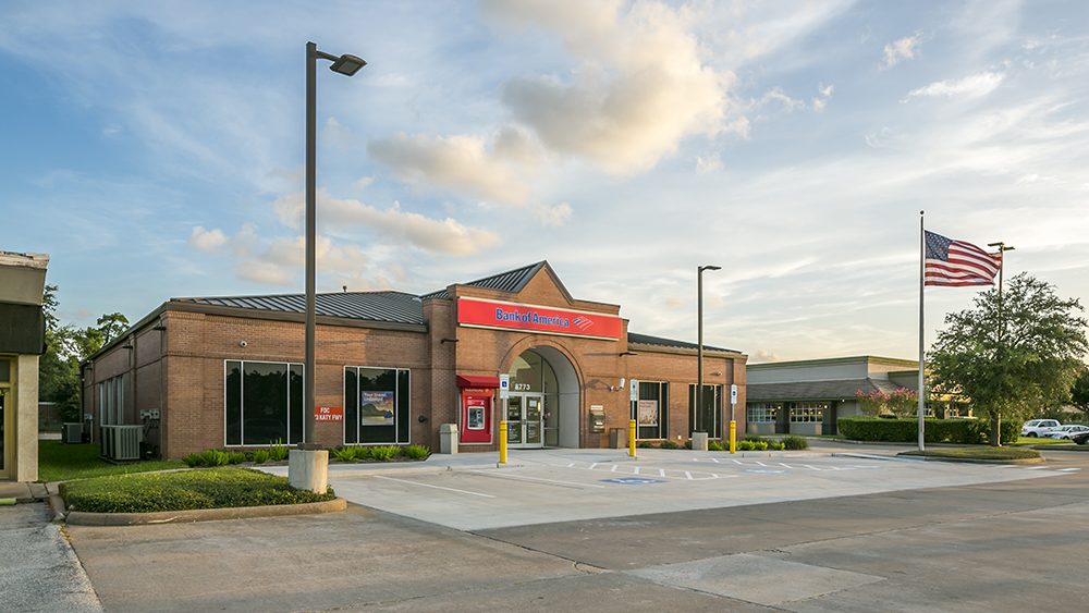 REIT Buys Pad-Site Bank Building, General
