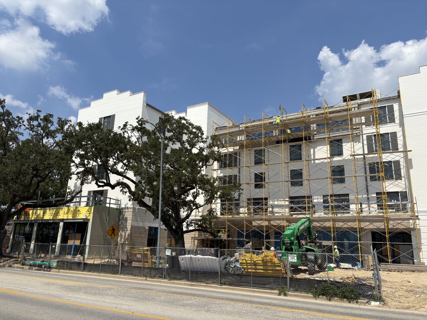 Restaurant to Break the Ice at New Hotel Daphne