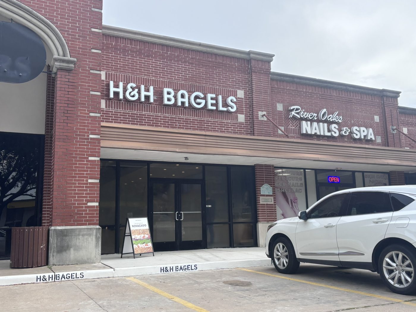 H&H Bagels is now open at 2802 Westheimer.