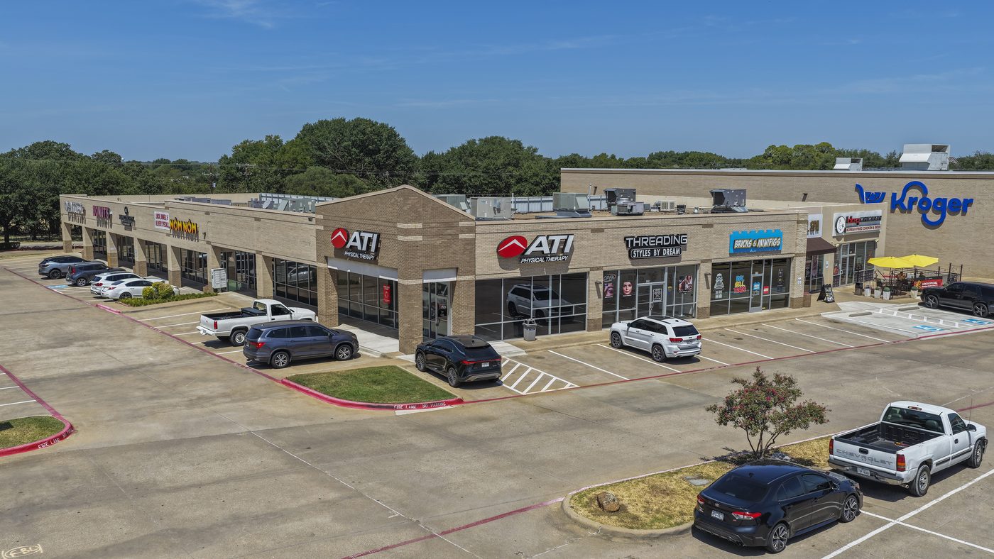 The Cooper Oaks retail center in Arlington.
