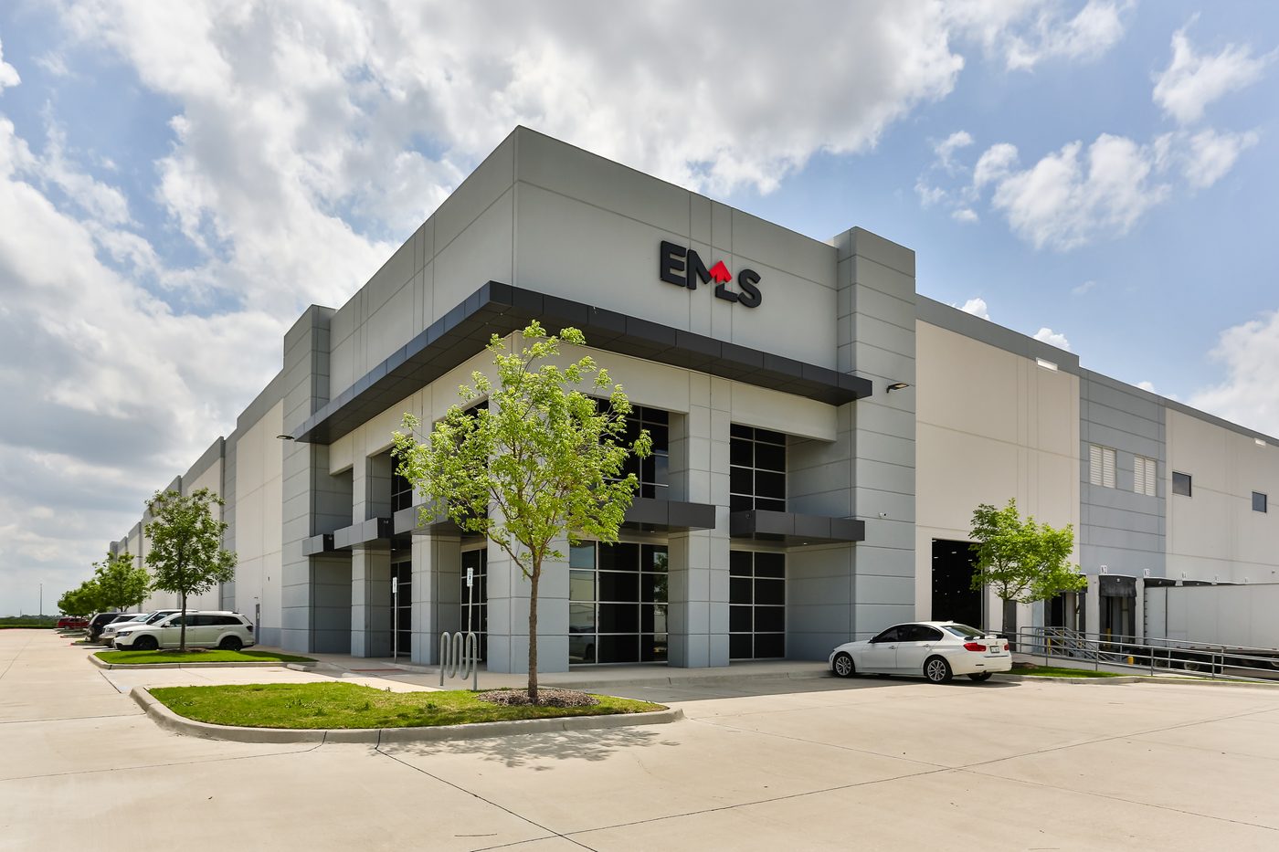 Denton Crossing is just west of the convergence of Interstate 35E and Interstate 35W in Denton.