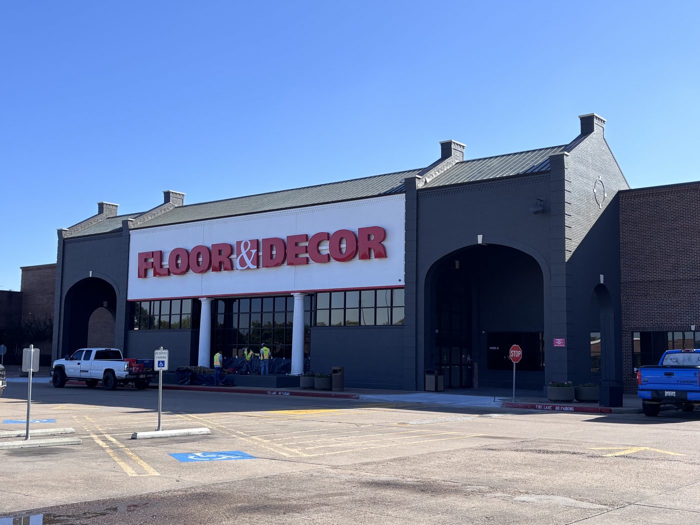 Specialty Superstore Opens in Meyerland