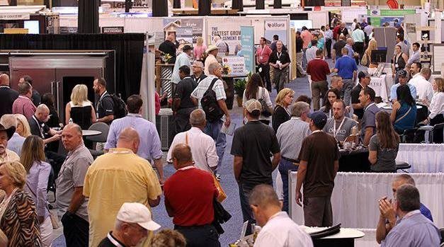 builder-Sunbelt-crowd (1)