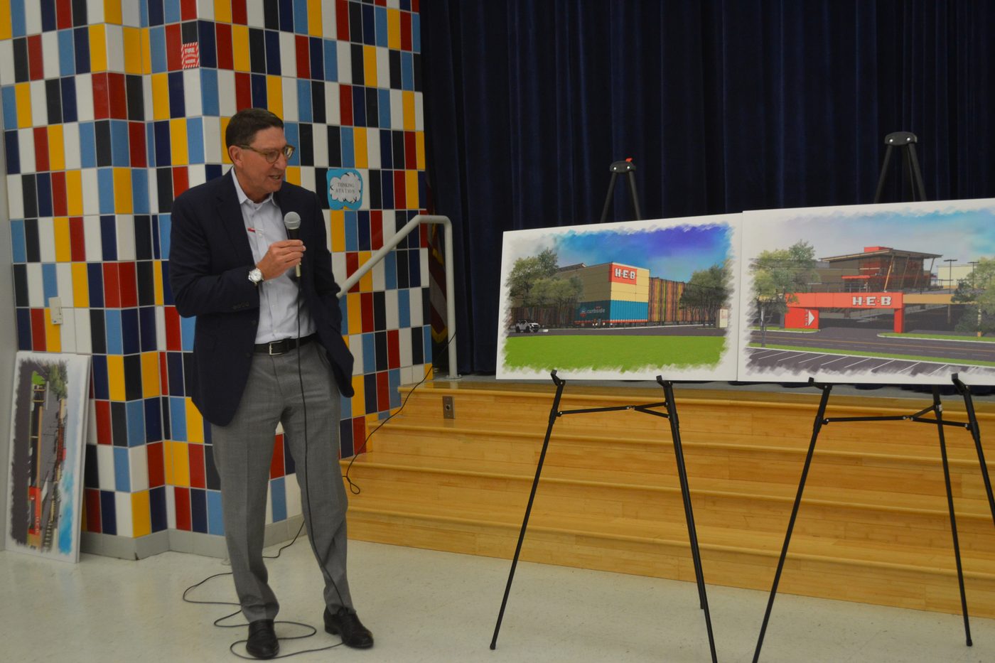 Grocer Shows Meyerland Residents the Plans For Two-Story Store at Meyerland Plaza: This H-E-B Won’t Flood:
