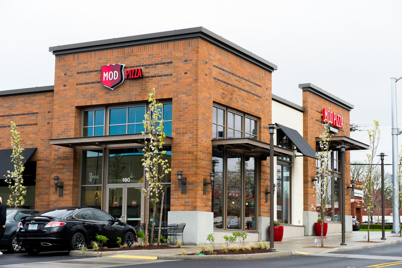 Transwestern Completes 23 MOD Pizza Leases, Market briefs