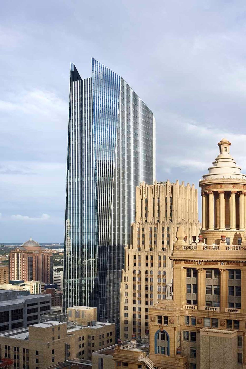 Hines Tower for a Coworking Facility in Downtown Houston: WeWork Leases 56,000 SF