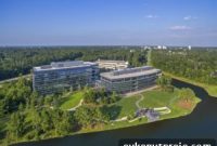 Entergy and Exxon Mobil Lease Office Space in The Woodlands