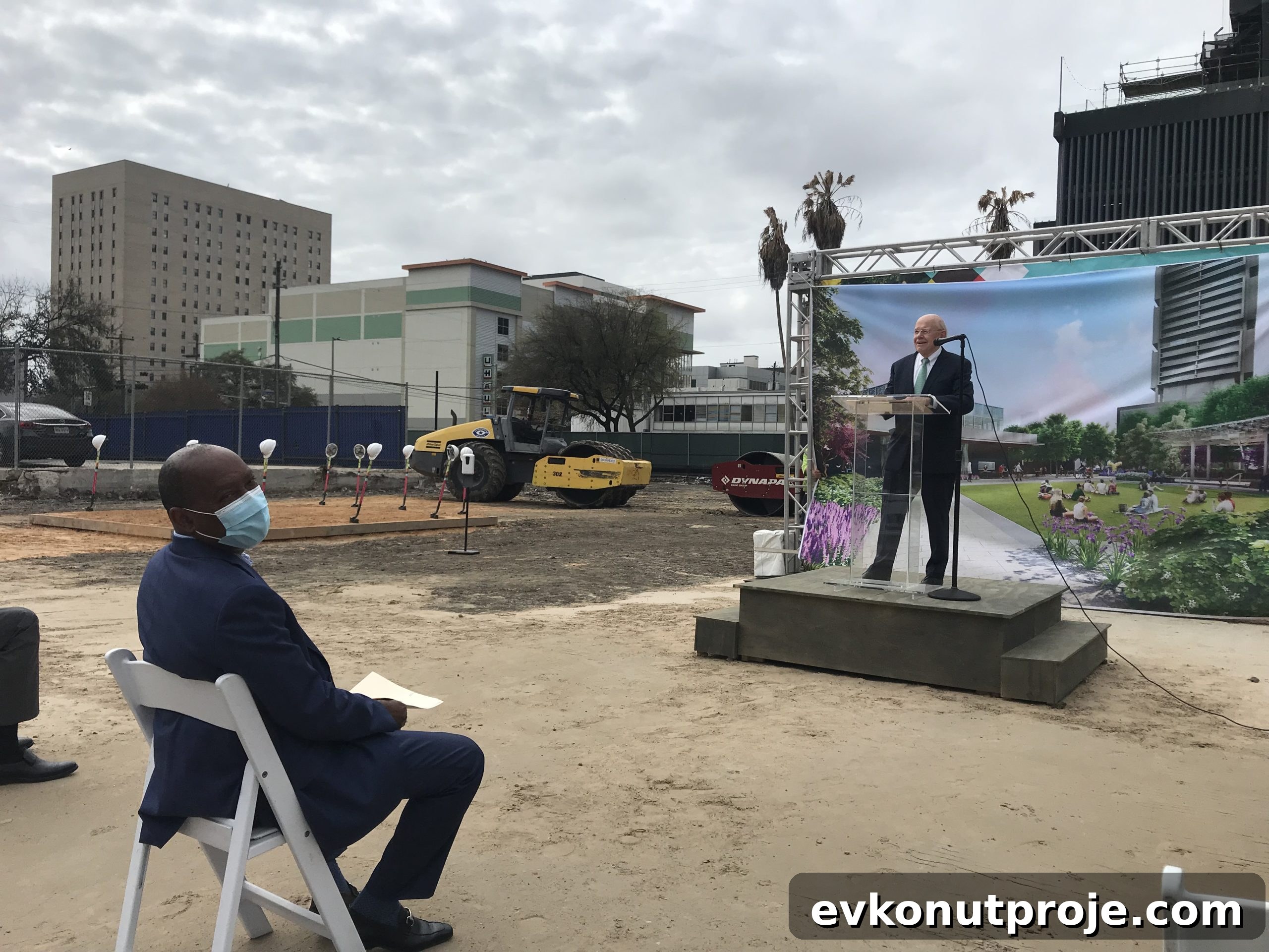 Downtown Groundbreaking: New Park Next to Apartment Towers 2 Mayor Sylvester Turner and Bob Eury at Trebly Park groundbreaking