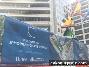 JPMorgan Chase Tower exterior