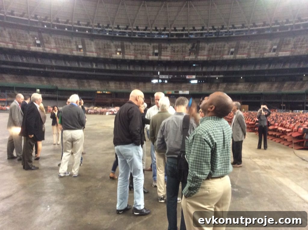 Wayne Ratkovich leading ULI Advisory Panel tour of the Astrodome