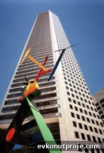 Energy Company Signs Lease in Texas' Tallest Tower 2 The 75-story JPMorgan Chase Tower in downtown Houston. The building's plaza features a sculpture by Joan Miró entitled 'Personage and Birds.'